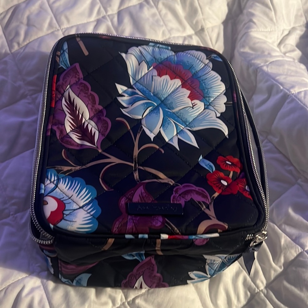 Vera Bradley Lunch tote in Mayfair in Blue on